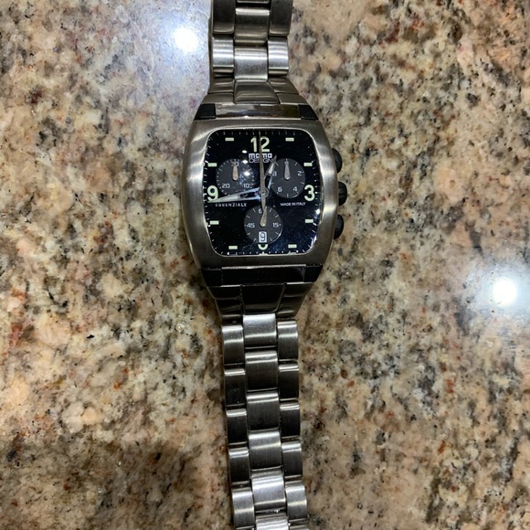 Watch - Picture 3 of 4